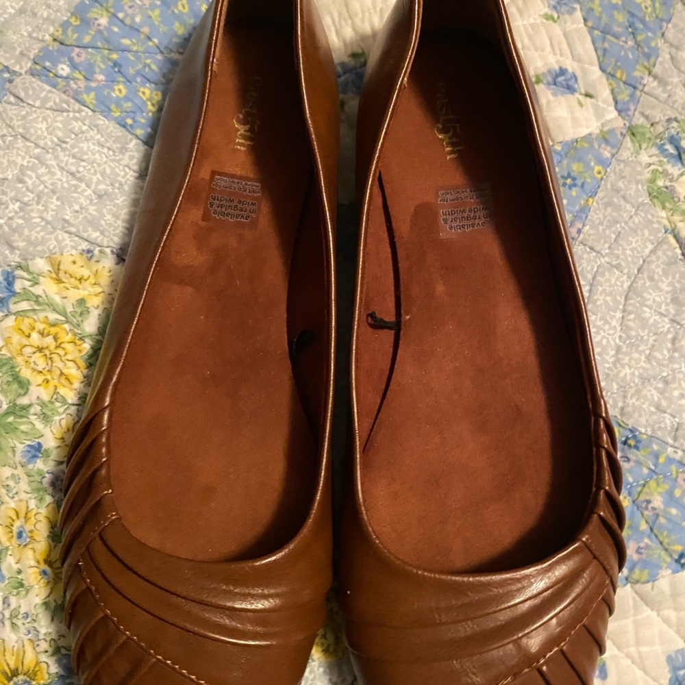 Brown dress shoes